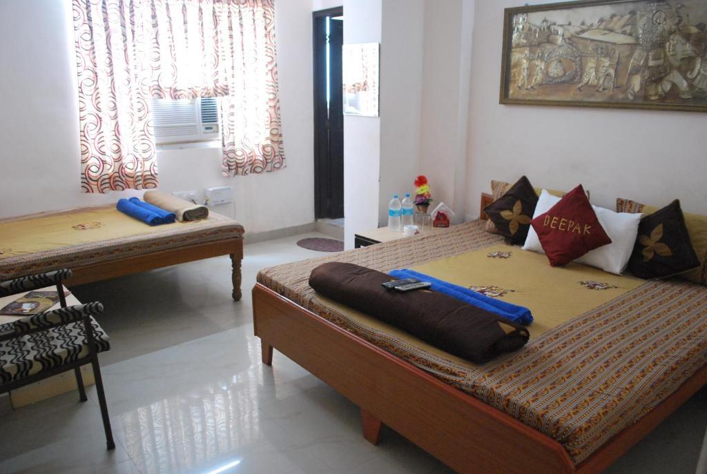 OYO 10347 Hotel Deepak Jaipur Zimmer foto